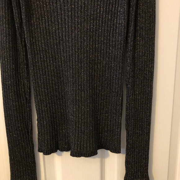 Verve Ami Black Metallic Cold Shoulder Long Sleeved Turtleneck Top Small NWT - Picture 9 of 10